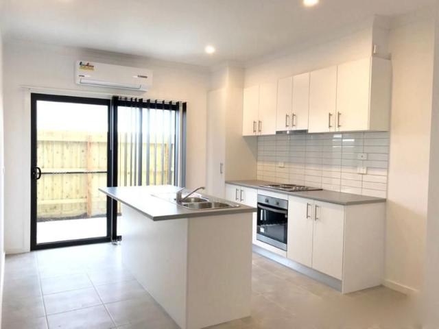 Townhouse for rent in Cranbourne North, Melbourne