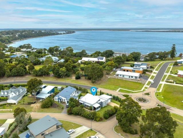 House for sale in Victoria