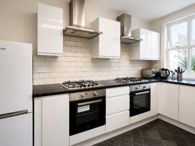 House for rent in St. George in the East, Greater London