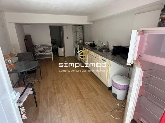 Garagem venda em Cova da Piedade, Almada