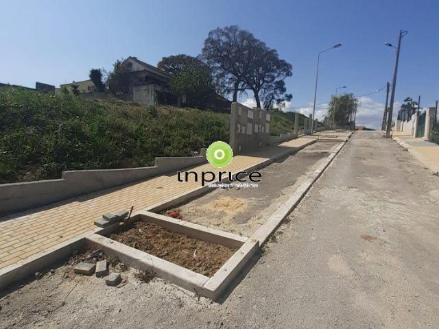 Terreno venda em Funchalinho, Almada