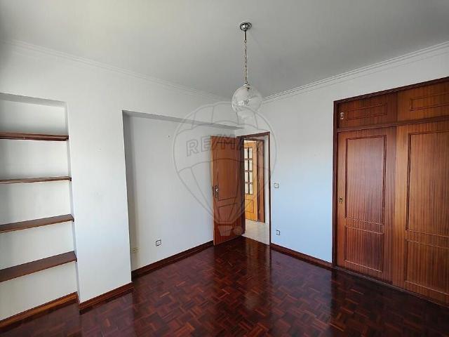 Apartamento alugar em Ramalha, Almada