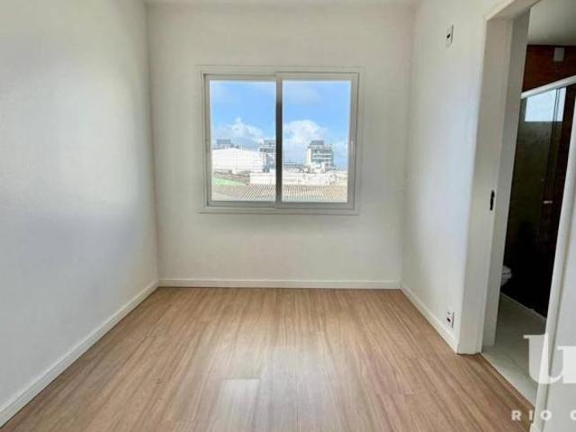 Apartamento venda em Região Geográfica Imediata de Pelotas, Aglomeração Urbana do Sul