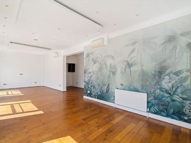 Apartment for rent in Paddington, Greater London