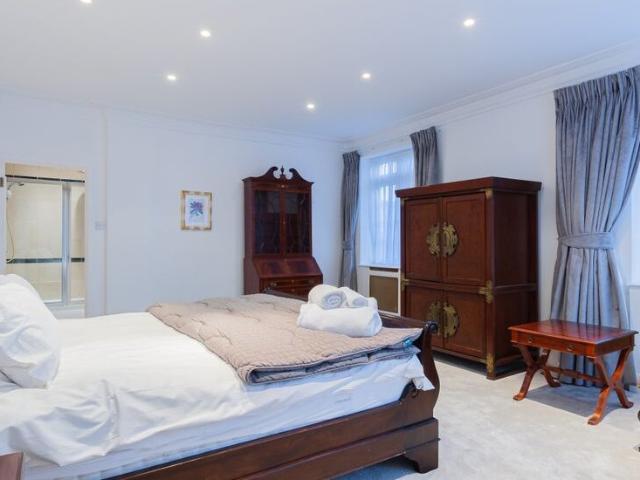House for rent in Bayswater, Greater London