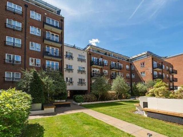 House for sale in Cat Hill, Greater London