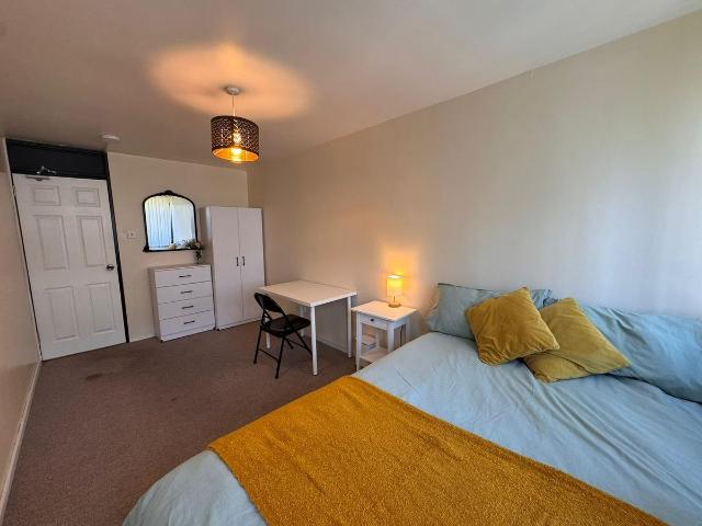 Room for rent in Tottenham Hale, Greater London