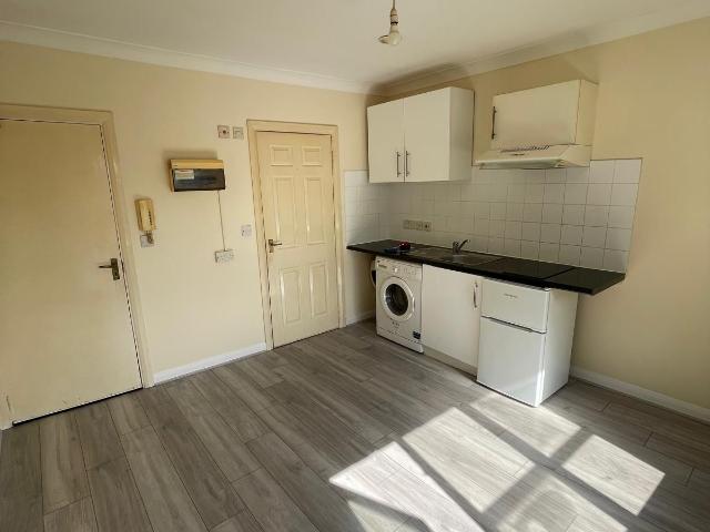 Studio for rent in The Butts, Kent