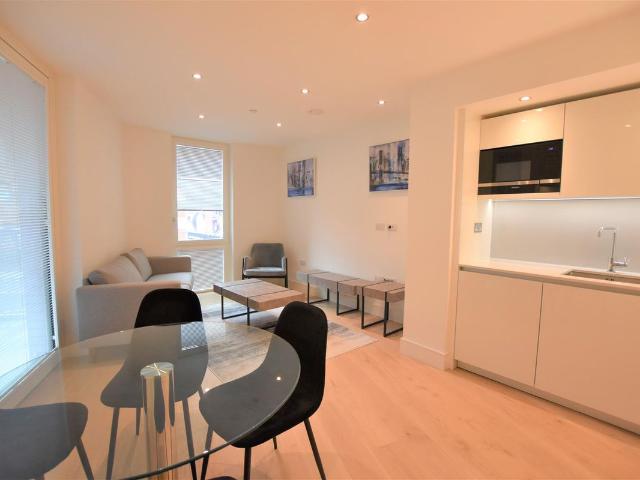 Apartment for rent in Yiewsley, Greater London
