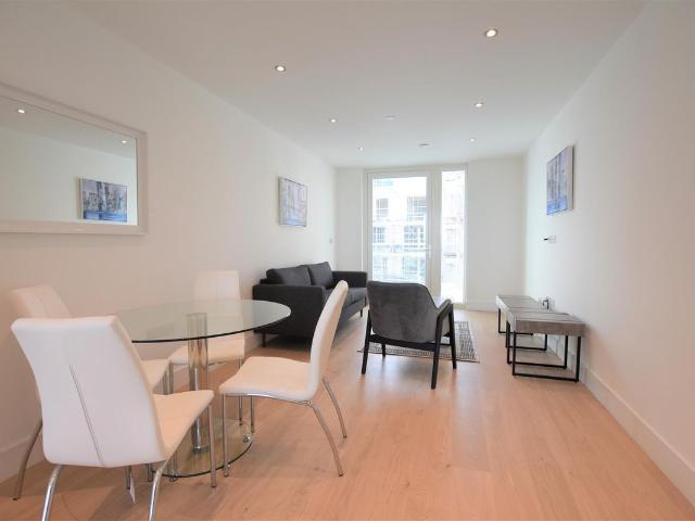 Apartment for rent in Yiewsley, Greater London