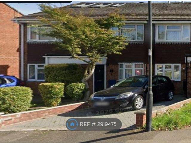 House for rent in Colnbrook with Poyle, Slough
