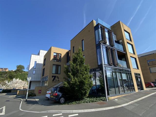 Apartment for rent in Deans Hill, Wales
