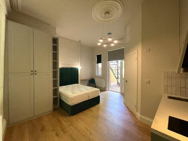 Studio for rent in Highfields, Old Wharf