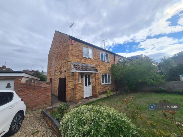 House for rent in Churchend, Reading