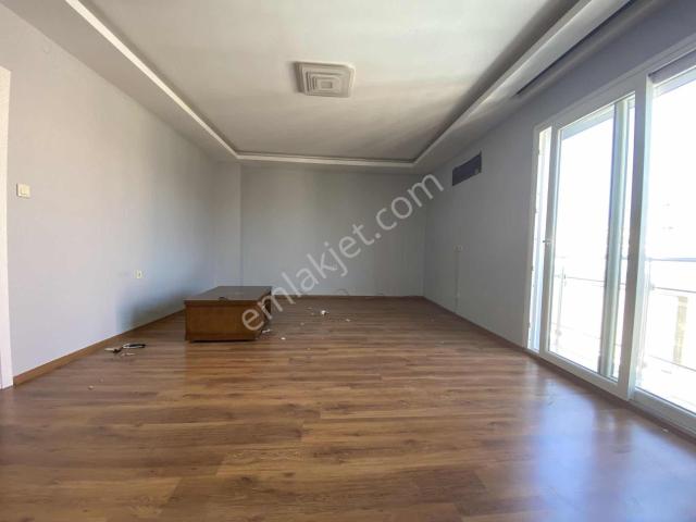Sevgi Mahallesi, Karabağlar içerisinde kiralık mülk