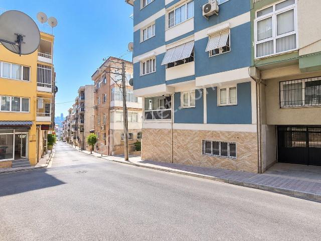 Bayraklı Mahallesi, Bayraklı içerisinde kiralık mülk