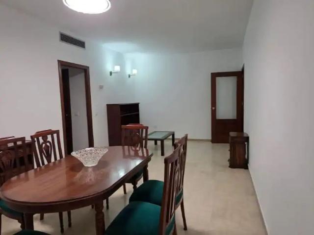Apartamento en alquiler en Polígono Sur, Sevilla