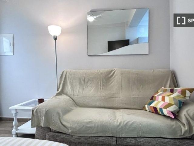 Apartamento en alquiler en Los Remedios, Sevilla