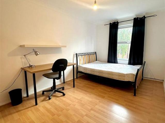 House for rent in Globe Town, Greater London
