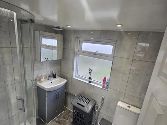 Room for rent in Collier Row, Greater London