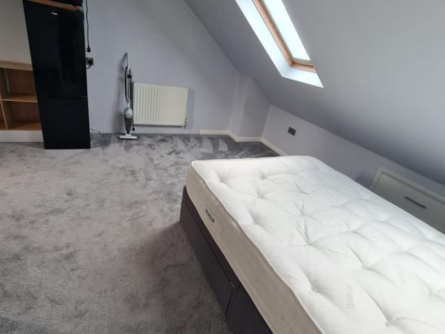 Room for rent in Collier Row, Greater London
