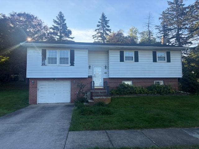House for sale in East Mountain, Scranton
