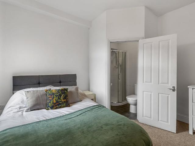 Room for rent in St.Judes, Mount Wise