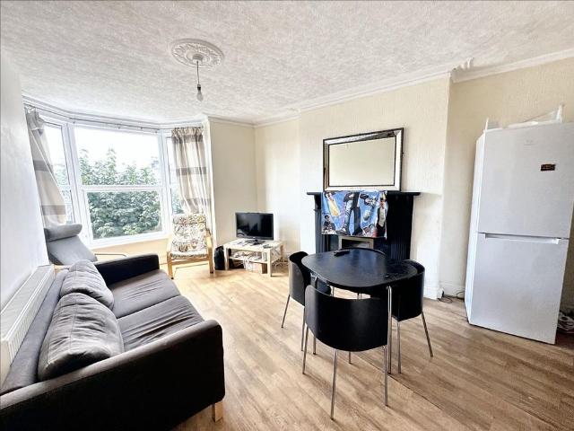 Room for rent in St.Judes, Mount Wise