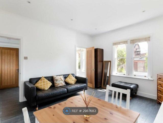 Apartment for rent in Woking, Surrey