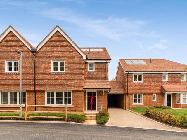 House for rent in Hawkenbury, Sandown Park