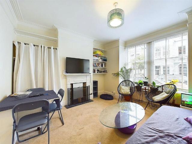 Apartment for rent in St Margarets, Greater London