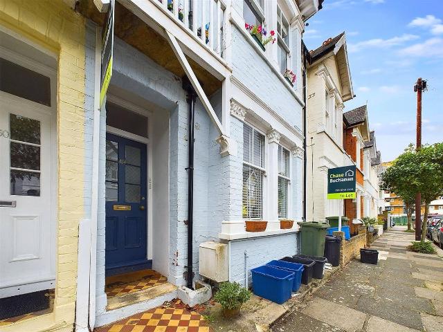 Apartment for rent in St Margarets, Greater London