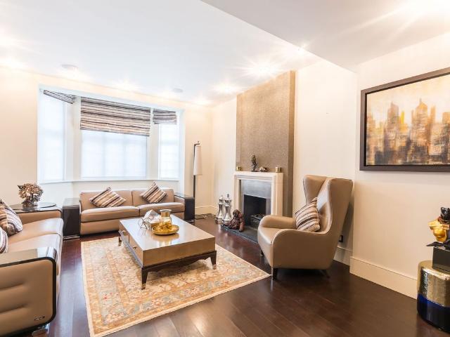 Apartment for rent in Marylebone, Greater London