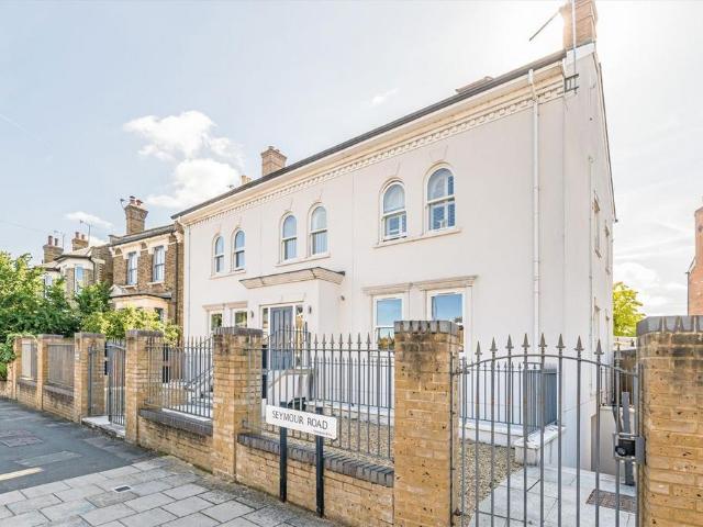 Apartment for rent in London Borough of Richmond upon Thames, Greater London