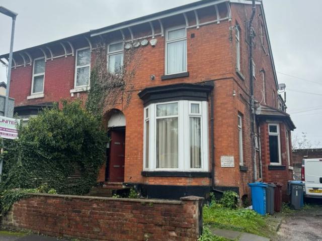 Studio for rent in Crumpsall, Manchester