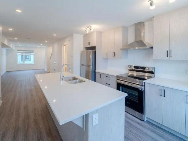 Townhouse for rent in Mahogany, Calgary