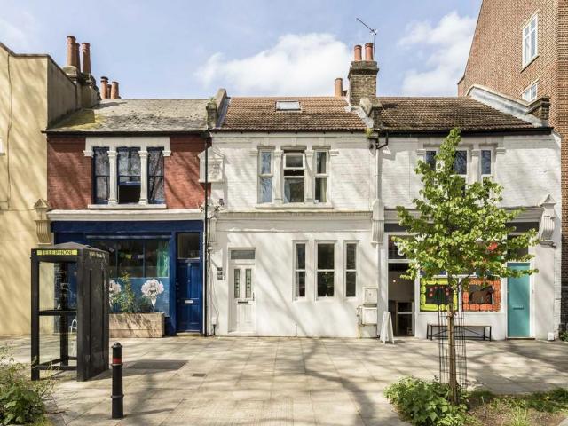 Apartment for rent in Shacklewell, Greater London