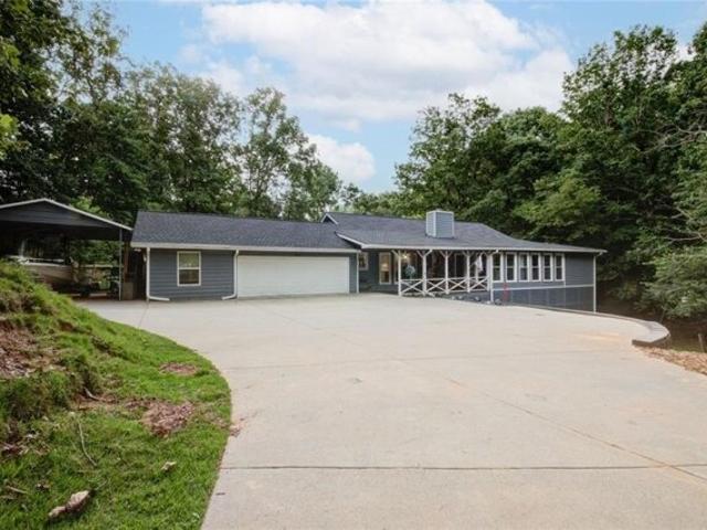 House for sale in Cumming, Georgia