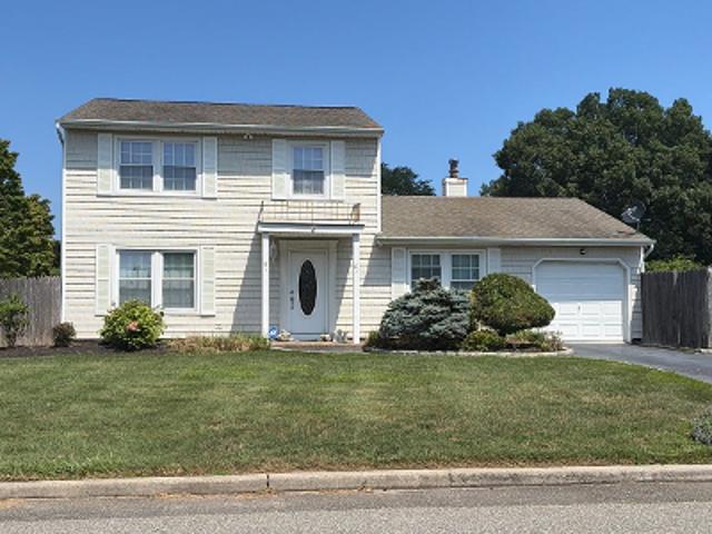 House for sale in Centereach, New York
