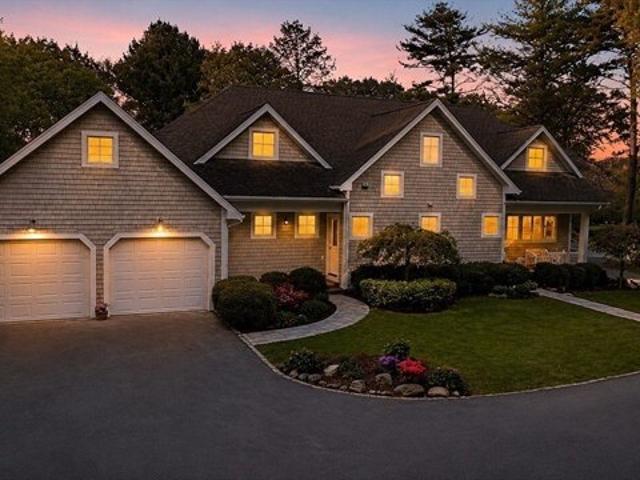 House for sale in Rochester, Massachusetts