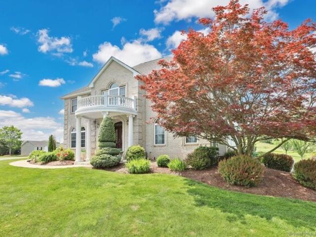 House for sale in Suffield