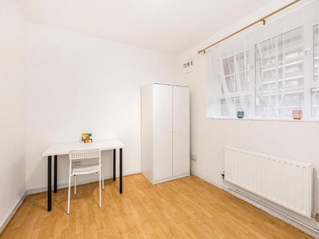 Room for rent in St. George in the East, Greater London