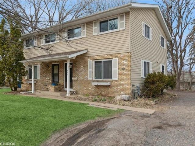 House for sale in Hopkins