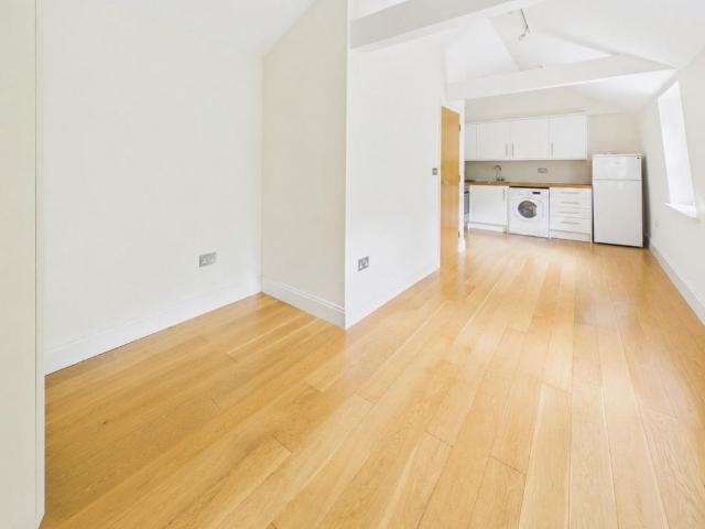 Apartment for rent in Saint Giles, Bloomsbury