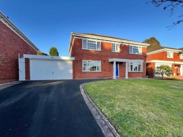 House for sale in Stourbridge, West Midlands