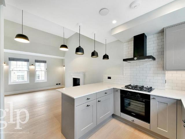 House for rent in Chinatown, Greater London