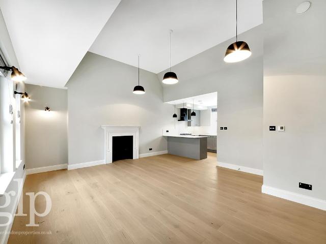 Apartment for rent in Chinatown, Greater London