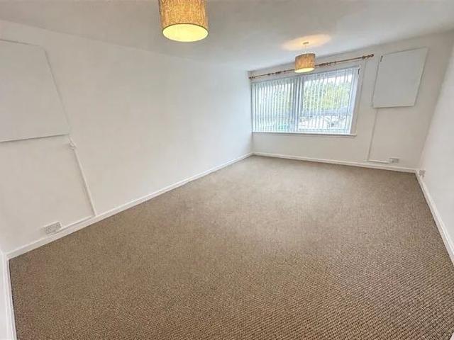 Apartment for rent in Long Calderwood, Barassie