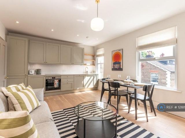 Apartment for rent in London Borough of Richmond upon Thames, Greater London
