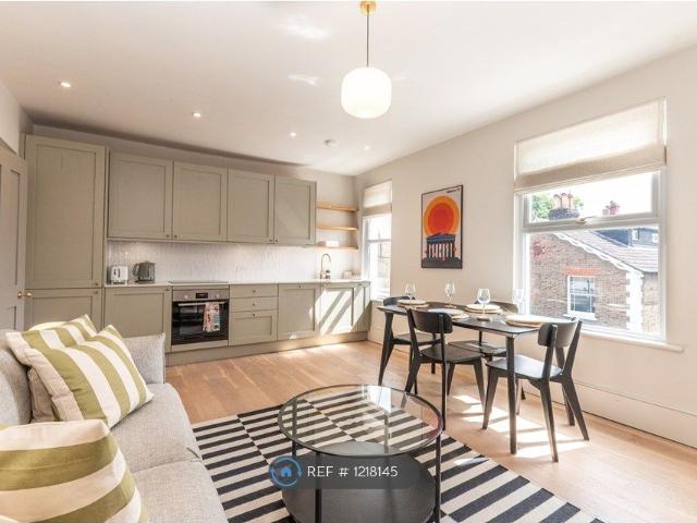 Apartment for rent in London Borough of Richmond upon Thames, Greater London